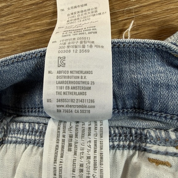 Hollister Women's High Rise Denim Shorts Light Wash Cuffed W25 Size 1 Casual - Picture 4 of 9